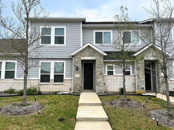 1332 Creekbank Drive, Unit D, McKinney, TX 75071