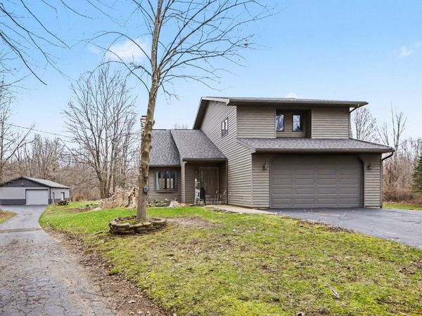 4901 S Drive S, Athens, MI 49011