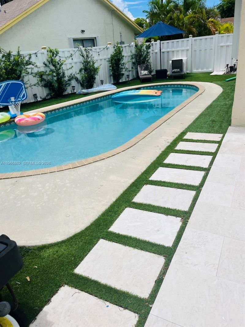 7342 NW 38th Pl, Coral Springs, FL 33065 Photo