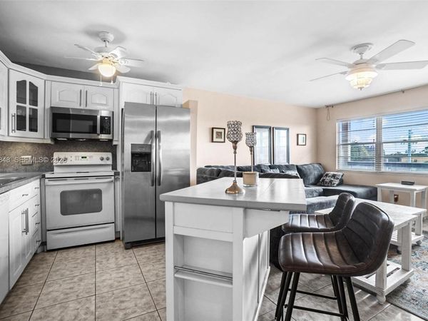 408 Southampton A, Unit 408, West Palm Beach, FL 33417