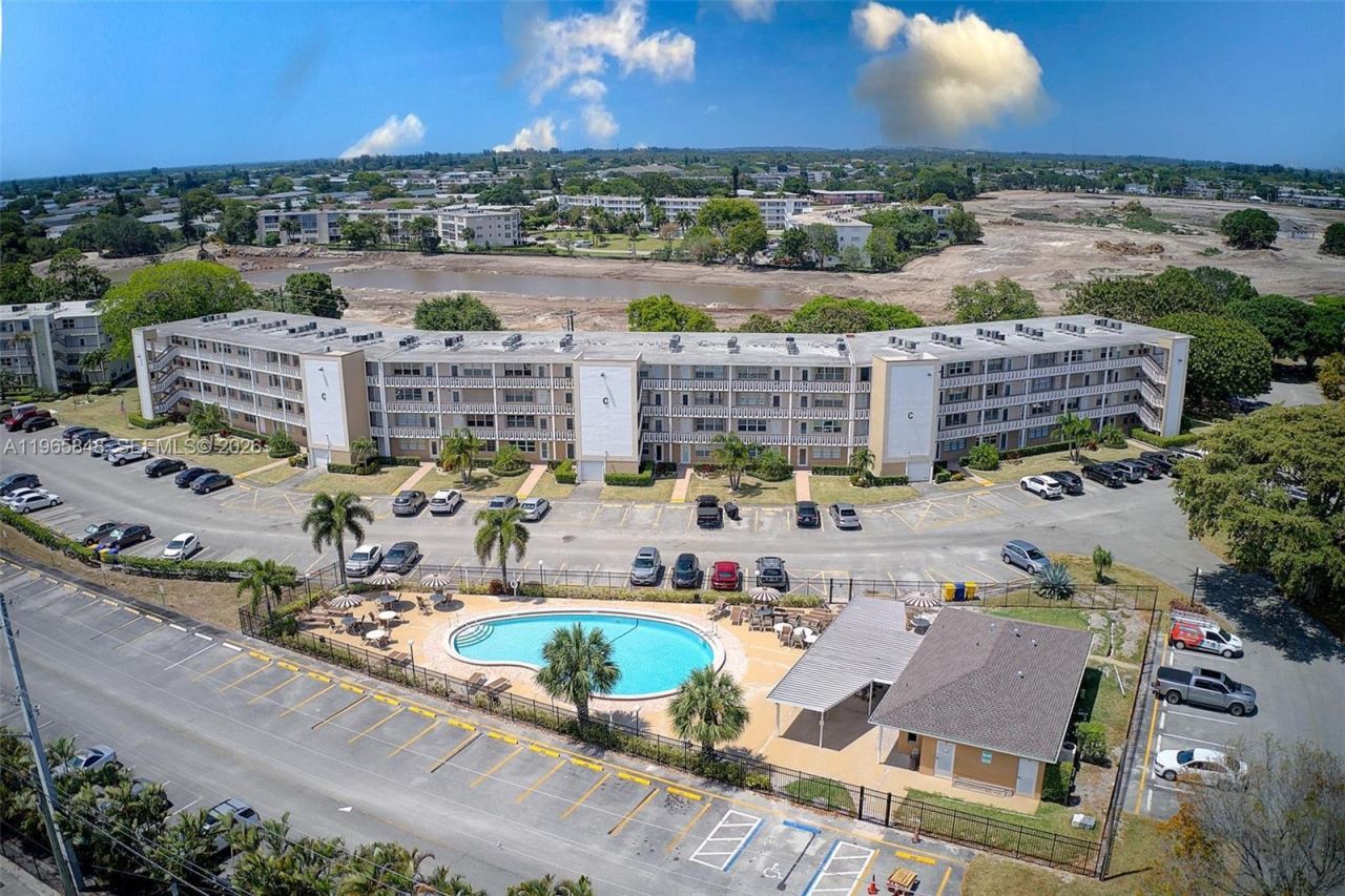 408 Southampton A, Unit 408, West Palm Beach, FL 33417 Photo