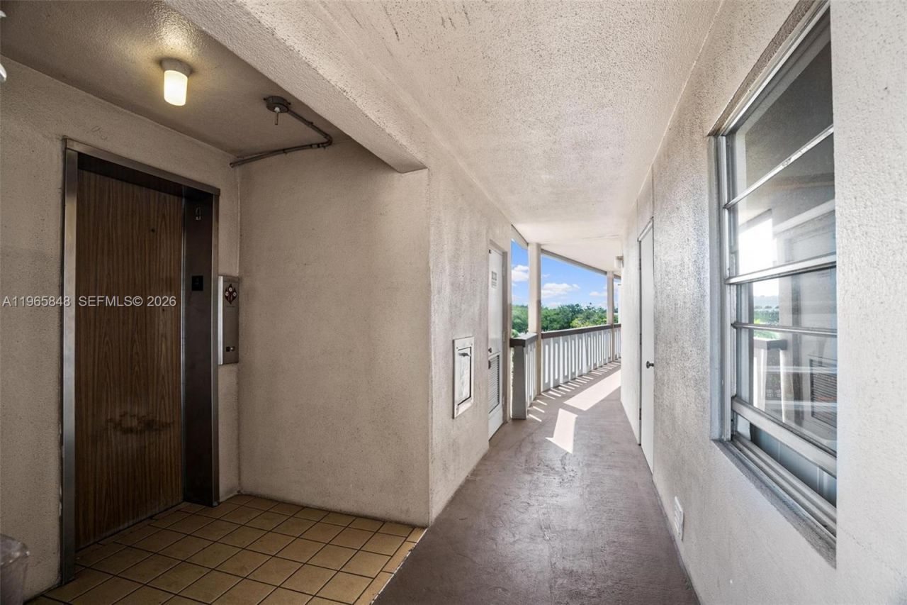 408 Southampton A, Unit 408, West Palm Beach, FL 33417 Photo