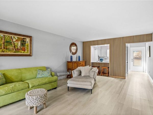 677 Royal Palm Boulevard, Unit 23, Vero Beach, FL 32960