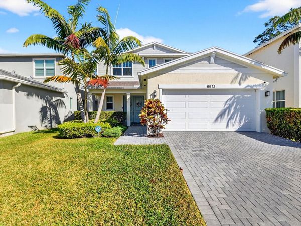 6613 Pointe of Woods Dr, West Palm Beach, FL 33413