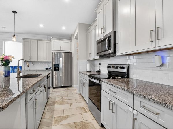 6613 Pointe Of Woods Drive, West Palm Beach, FL 33413