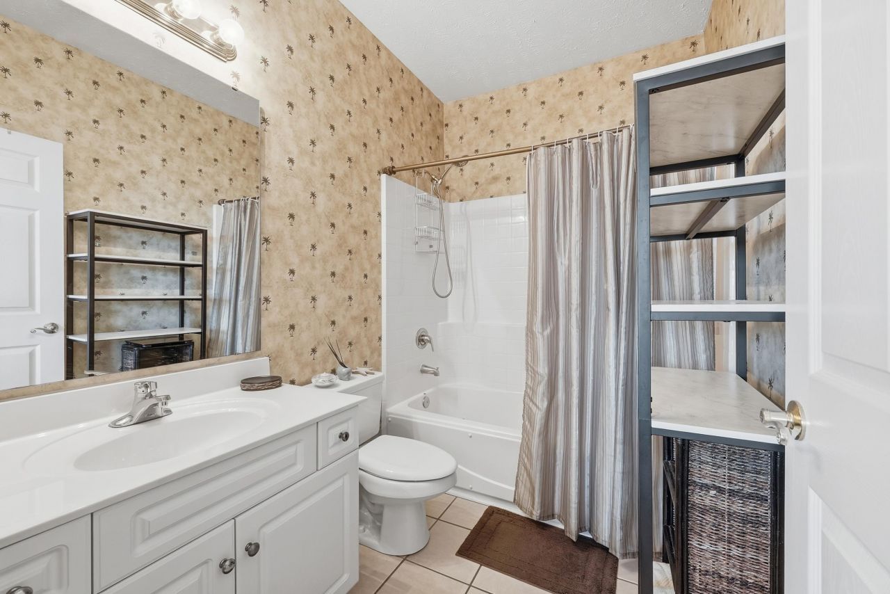 601 Hillside Dr. N Photo 12