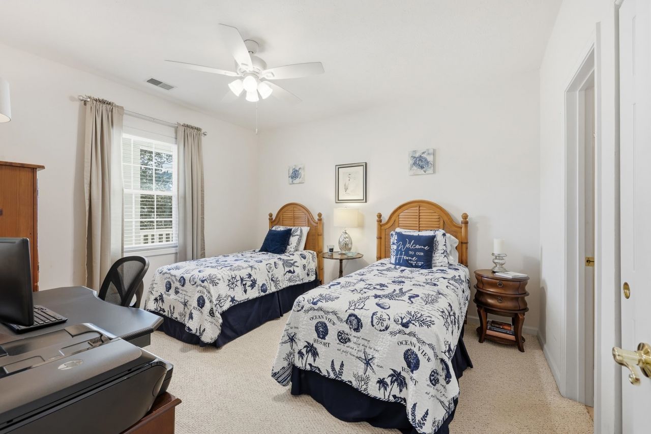 601 Hillside Dr. N Photo 16