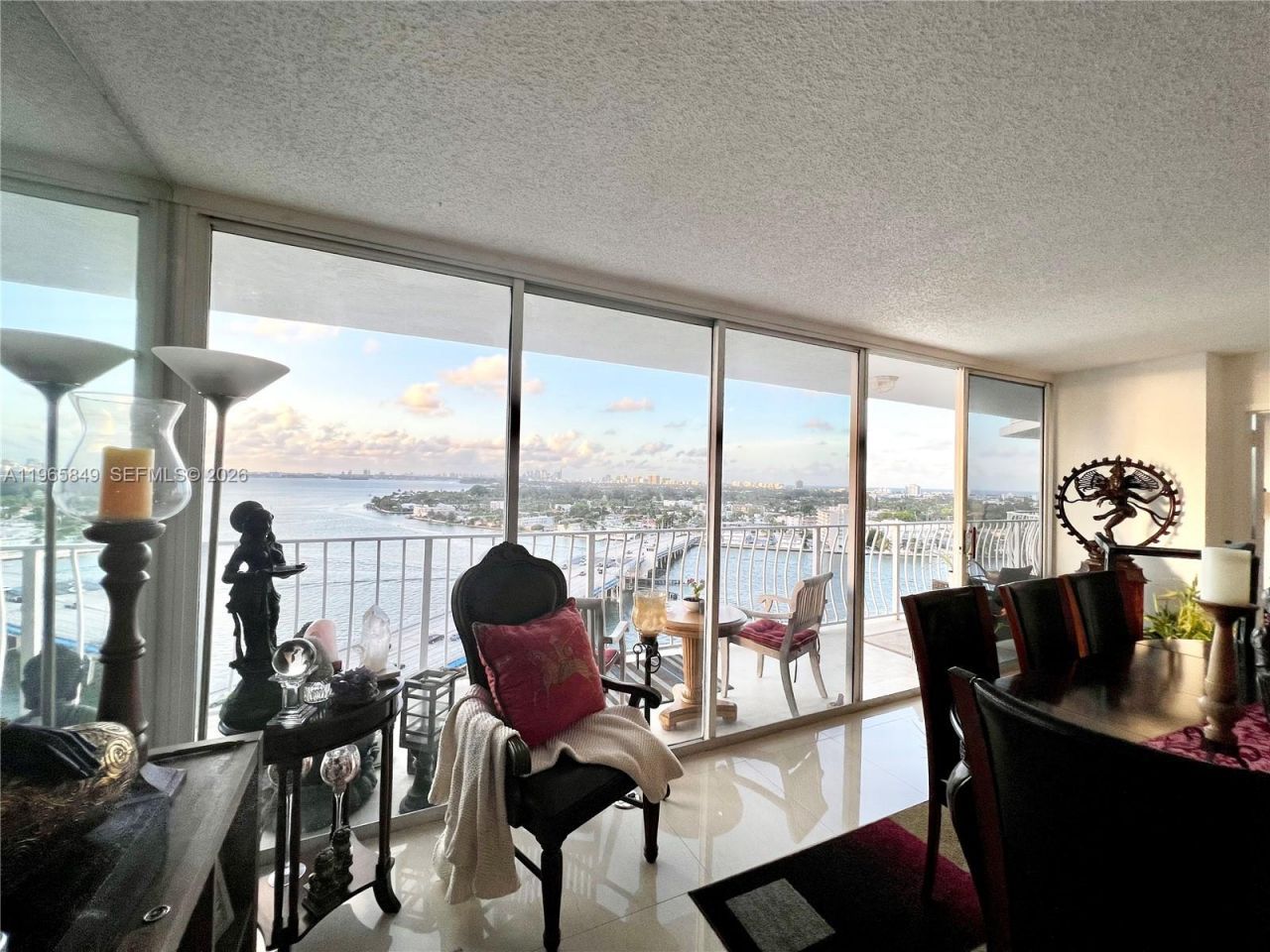 7601 E Treasure Dr, Unit 1817, North Bay Village, FL 33141 Photo