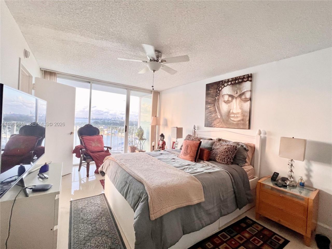 7601 E Treasure Dr, Unit 1817, North Bay Village, FL 33141 Photo