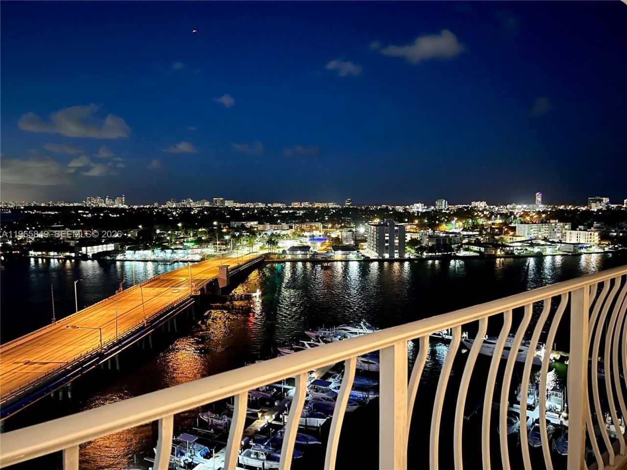 7601 E Treasure Dr, Unit 1817, North Bay Village, FL 33141 Photo