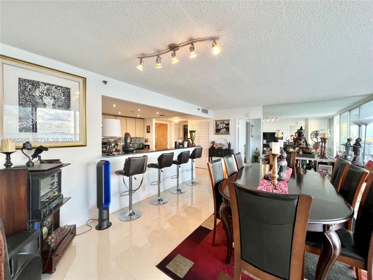 7601 E Treasure Dr, Unit 1817, North Bay Village, FL 33141 Photo