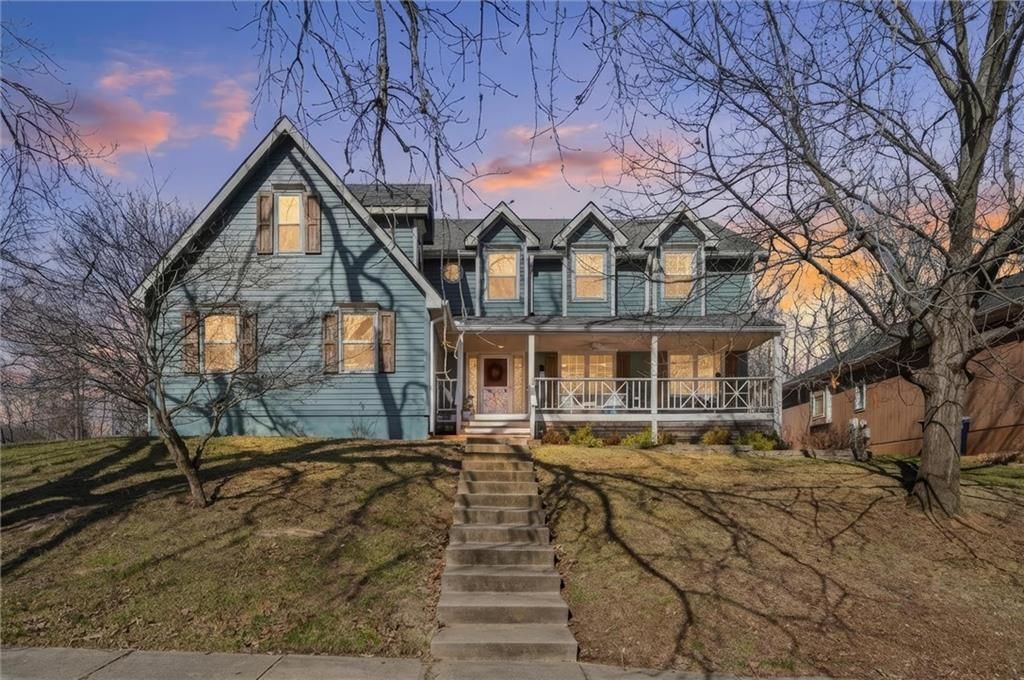 6323 N Robinhood Lane, Kansas City, MO 64151 Main Photo