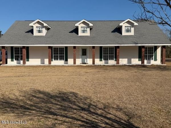 38 Wyatt Lane, Picayune, MS 39466