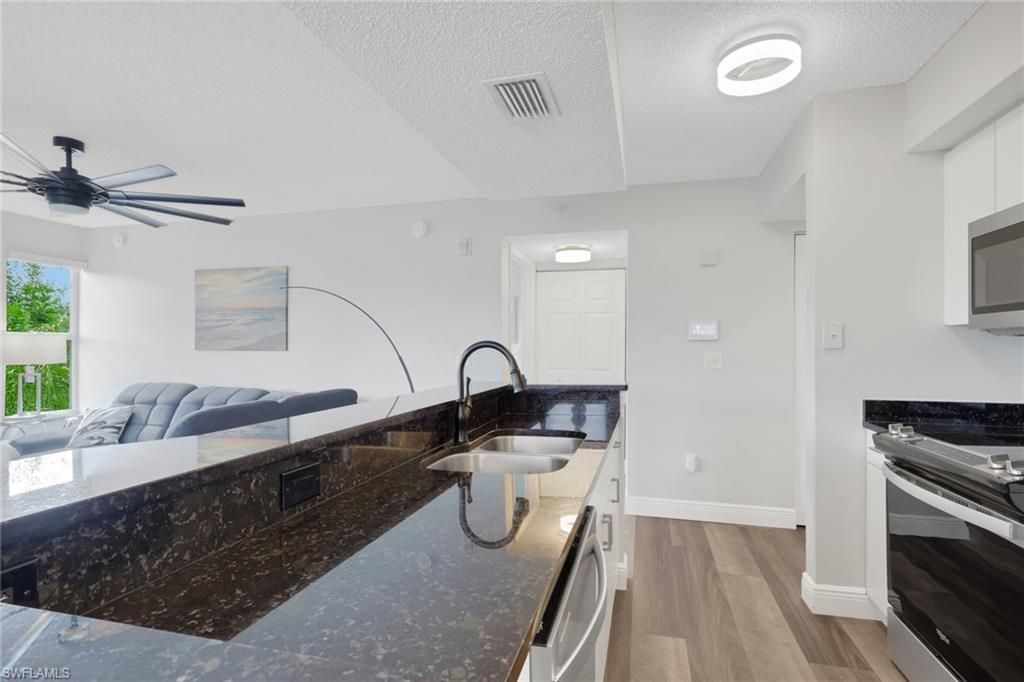 8851 Colonnades Ct W, Unit 131, Bonita Springs, FL 34135 Photo