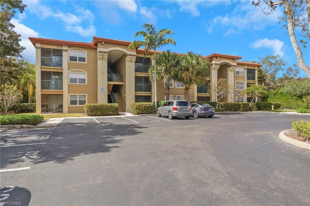 8851 Colonnades Ct W, Unit 131, Bonita Springs, FL 34135 Photo