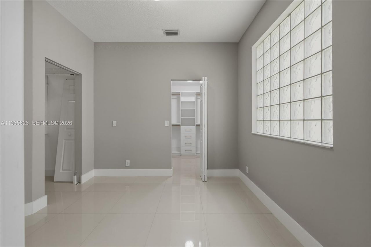 5285 NW 112th Ter, Coral Springs, FL 33076 Photo