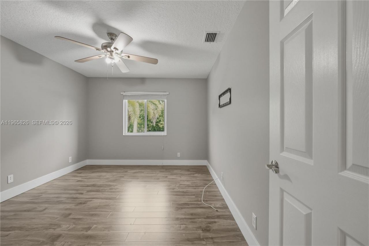 5285 NW 112th Ter, Coral Springs, FL 33076 Photo