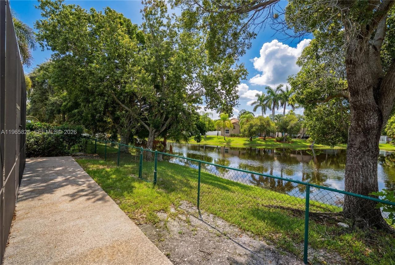 5285 NW 112th Ter, Coral Springs, FL 33076 Photo