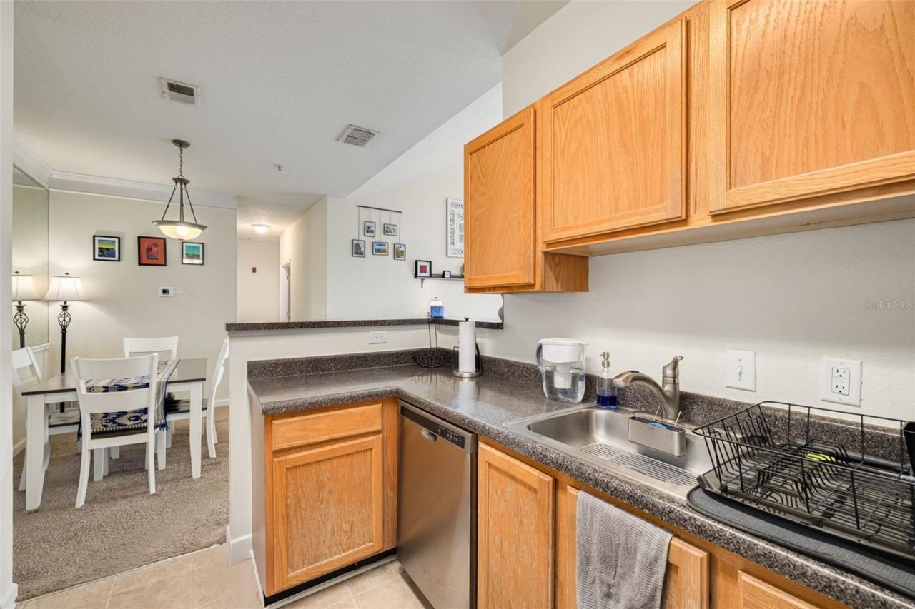 4802 W 51st Street, Unit 812, Bradenton, FL 34210 Photo