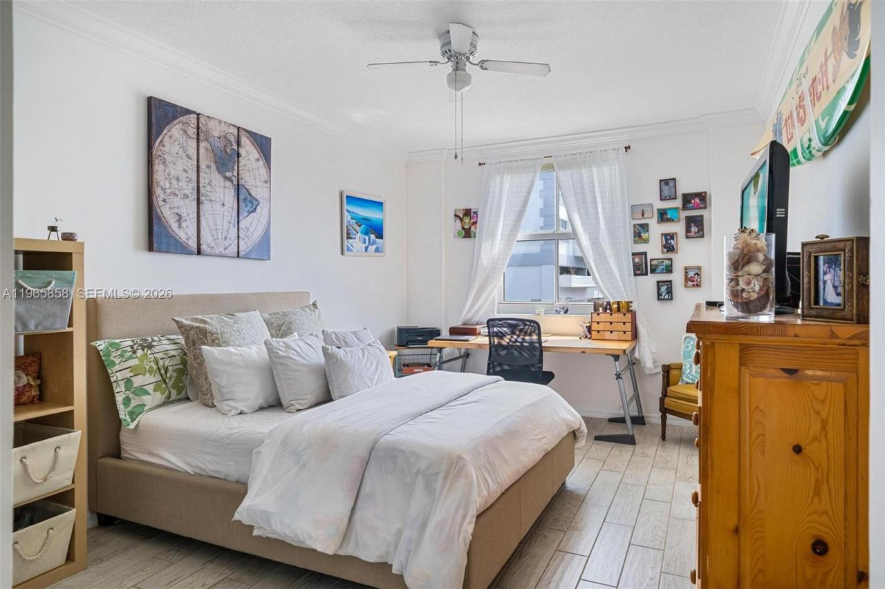 9172 Collins Ave, Unit 210, Surfside, FL 33154 Photo