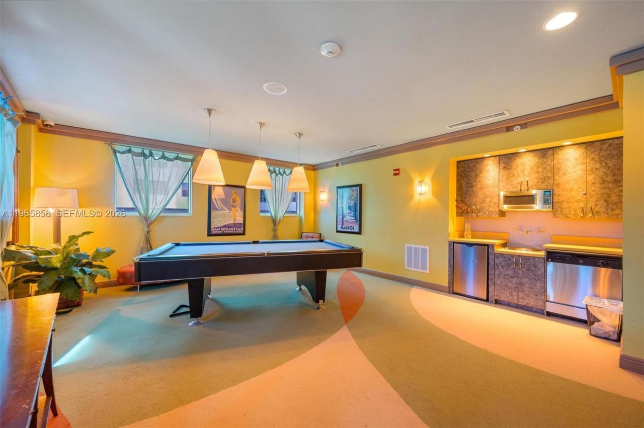 9172 Collins Ave, Unit 210, Surfside, FL 33154 Photo