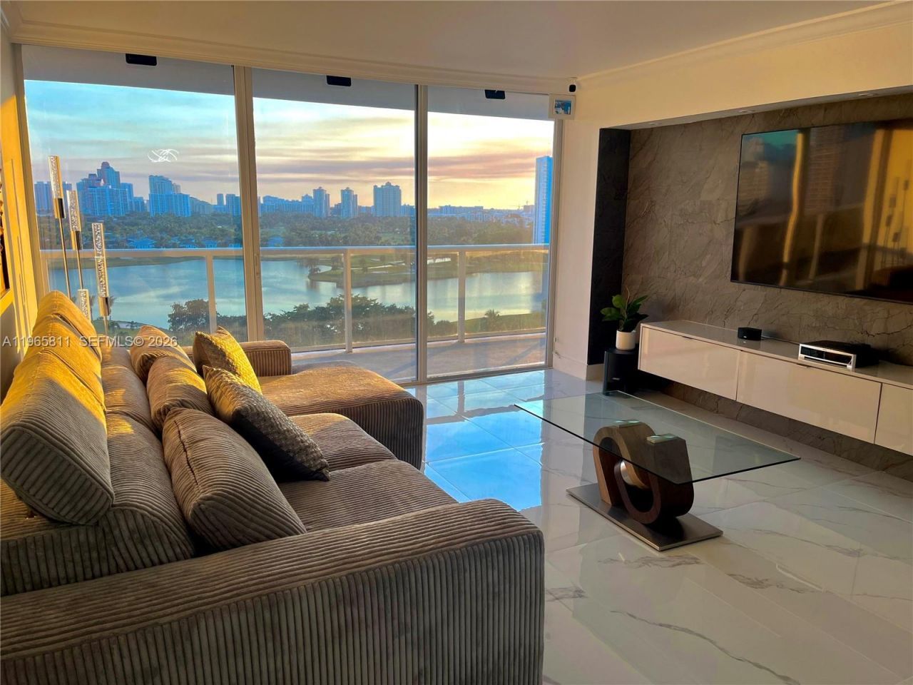 3701 N Country Club Dr, Unit 1505, Aventura, FL 33180 Photo