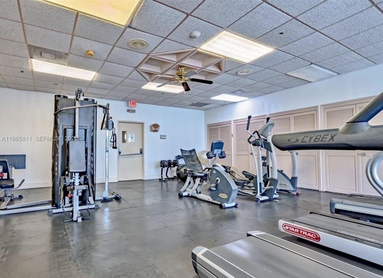 3701 N Country Club Dr, Unit 1505, Aventura, FL 33180 Photo