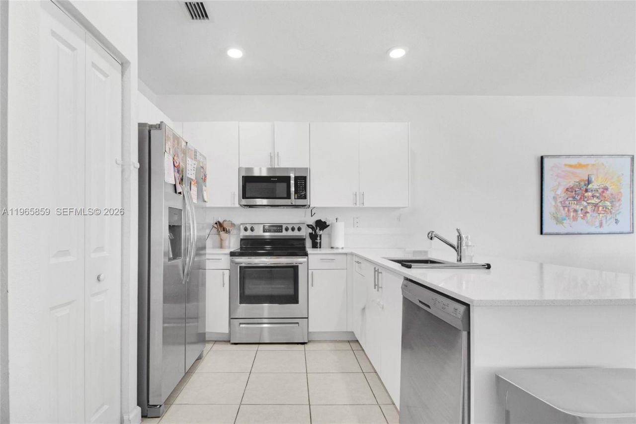 656 NW 203rd Ter , Miami Gardens, FL 33169 Photo