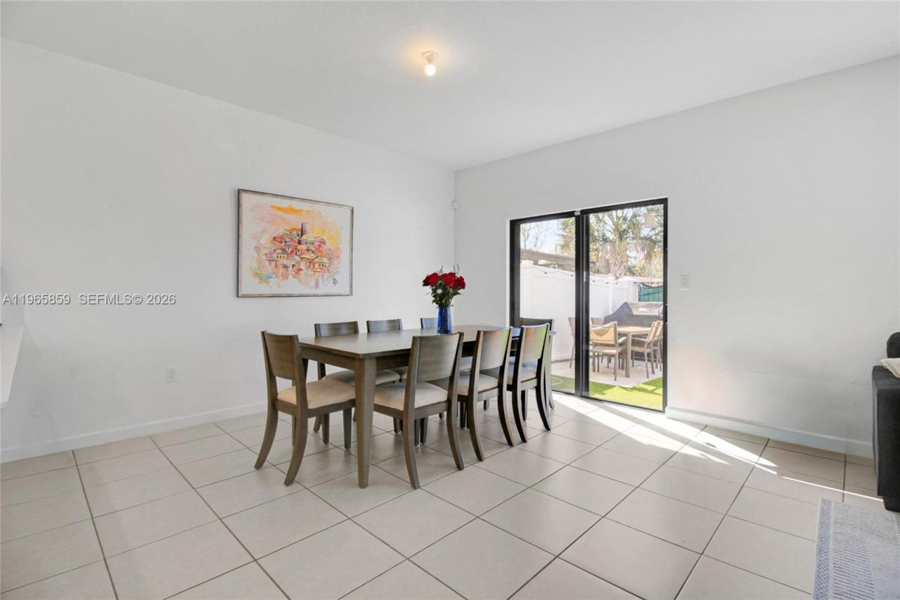 656 NW 203rd Ter , Miami Gardens, FL 33169 Photo