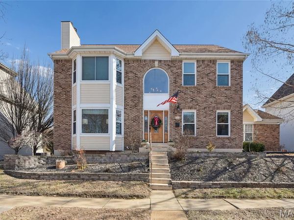 986 Barnard College Lane, University City, MO 63130