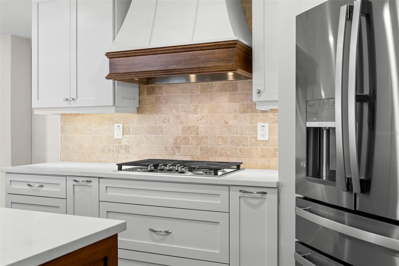 2035 Hawaii Avenue Ne, Saint Petersburg, FL 33703 Photo