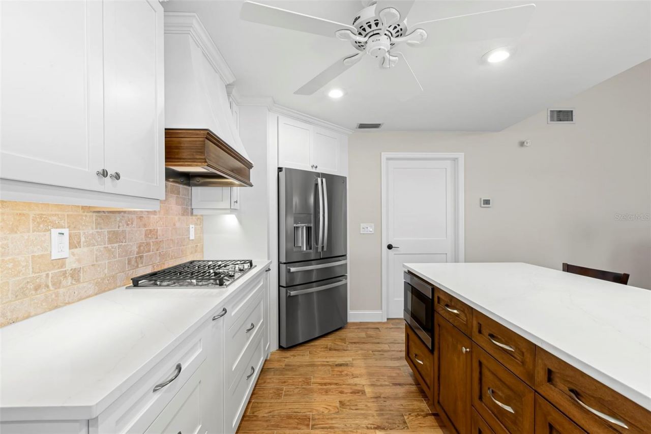 2035 Hawaii Avenue Ne, Saint Petersburg, FL 33703 Photo