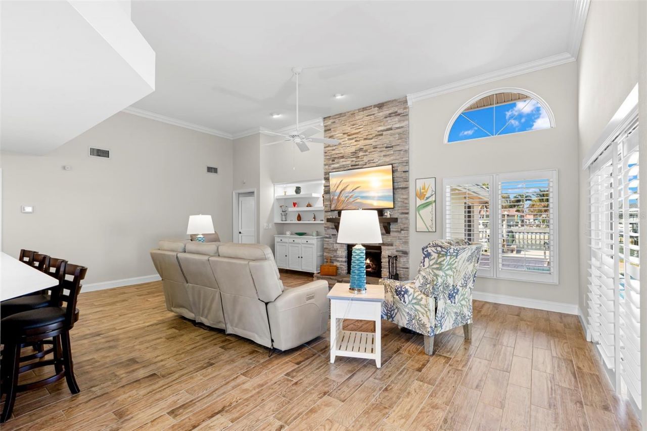 2035 Hawaii Avenue Ne, Saint Petersburg, FL 33703 Photo