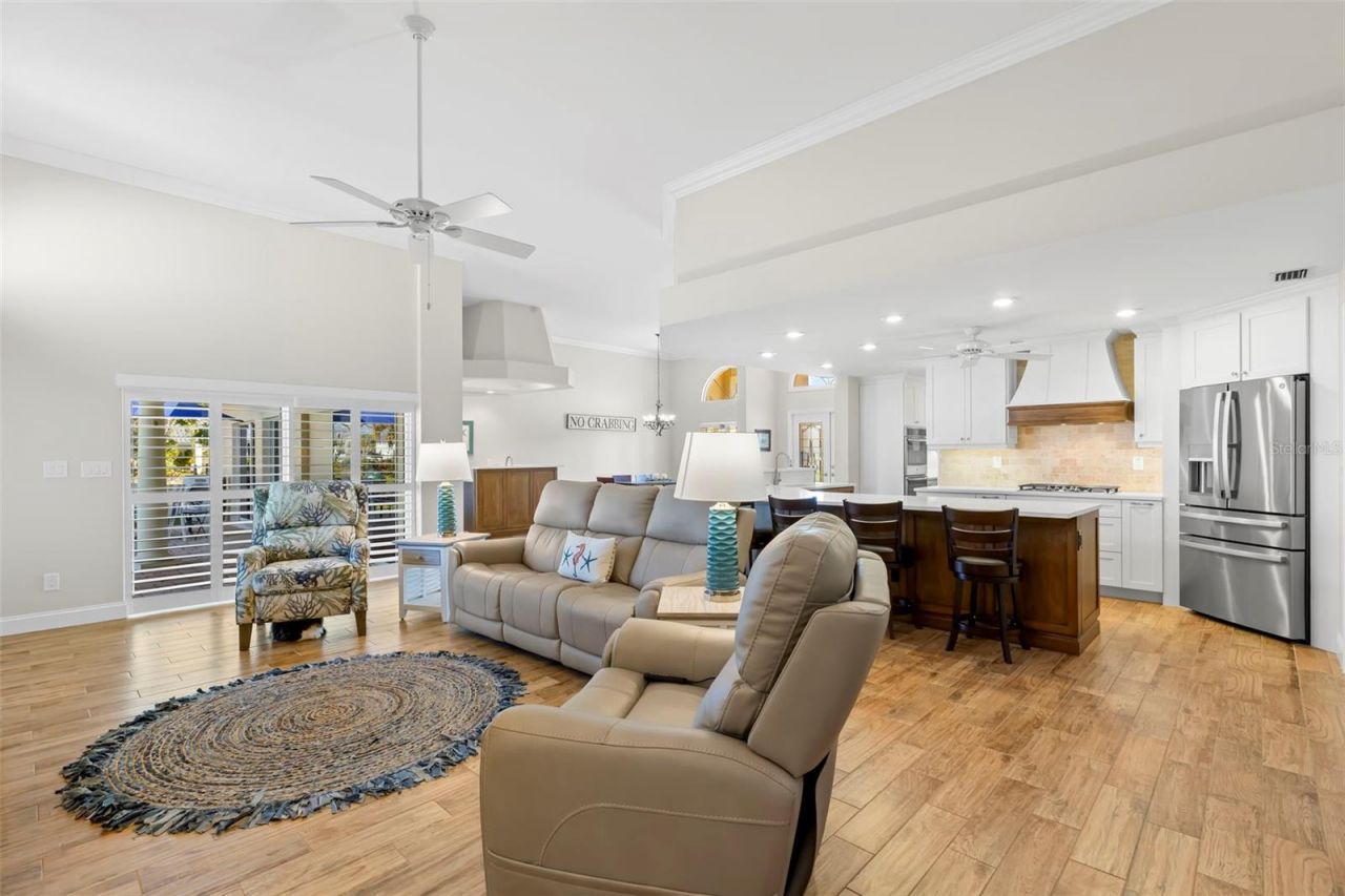 2035 Hawaii Avenue Ne, Saint Petersburg, FL 33703 Photo