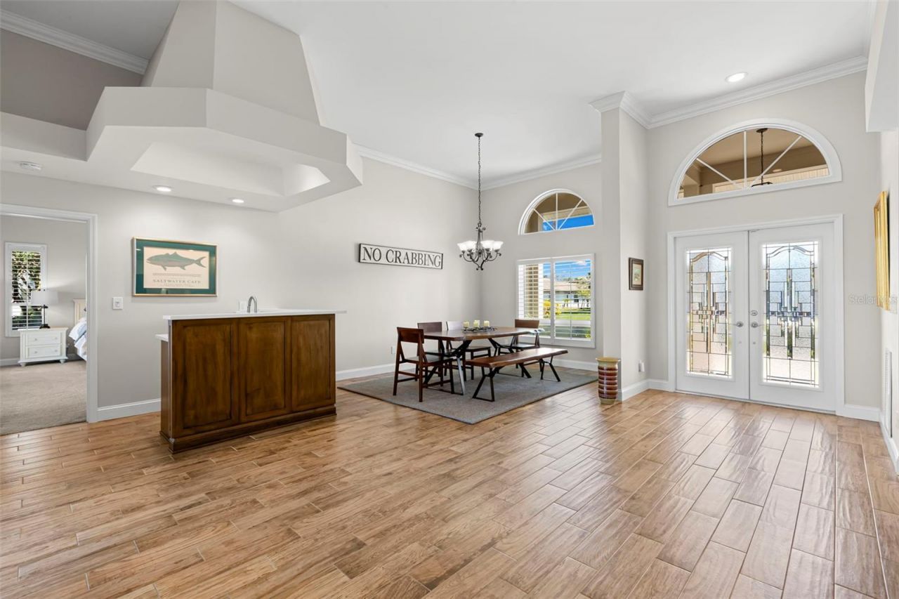 2035 Hawaii Avenue Ne, Saint Petersburg, FL 33703 Photo