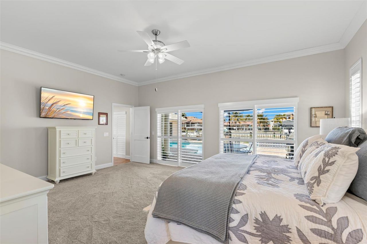 2035 Hawaii Avenue Ne, Saint Petersburg, FL 33703 Photo