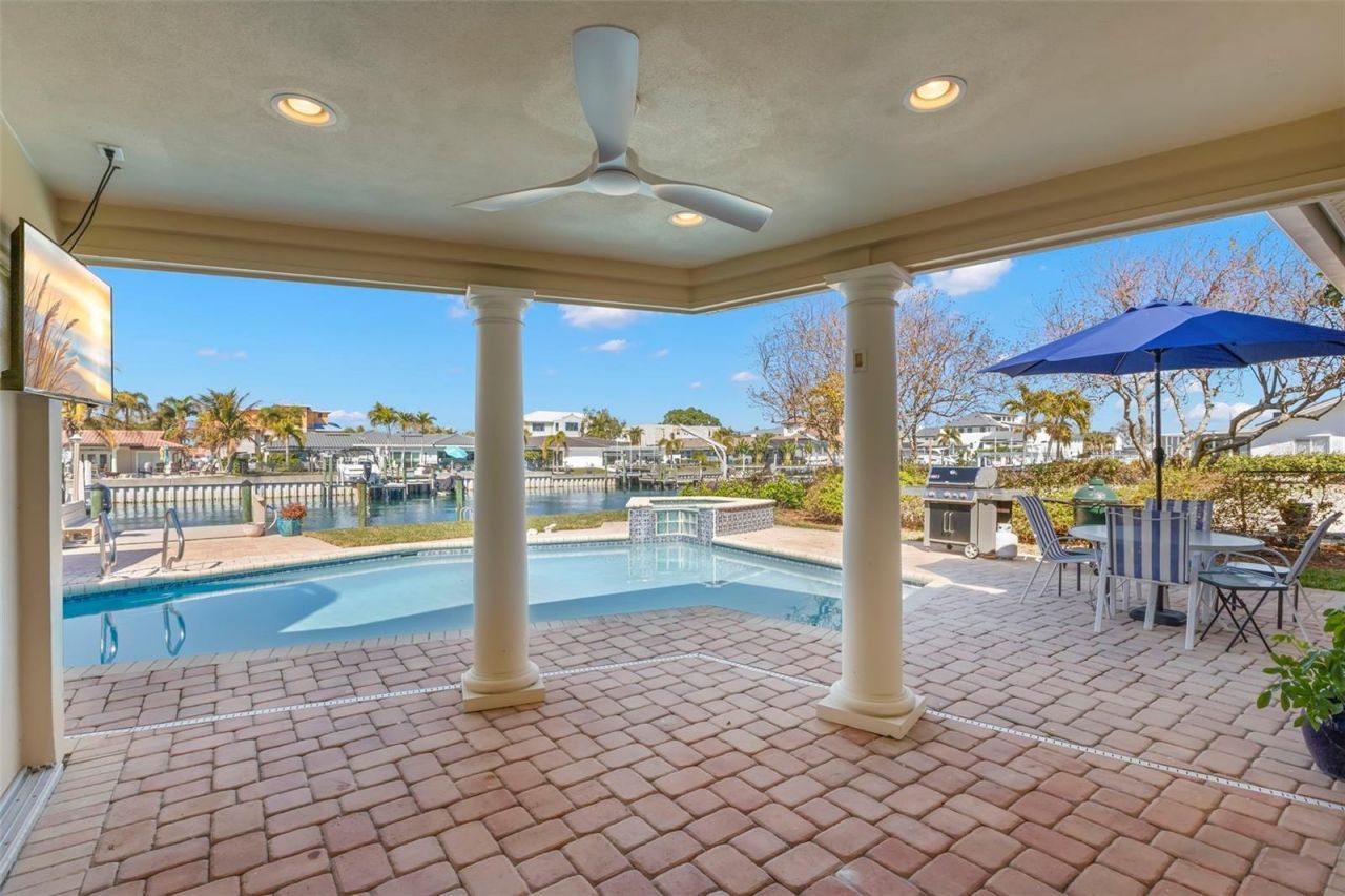 2035 Hawaii Avenue Ne, Saint Petersburg, FL 33703 Photo