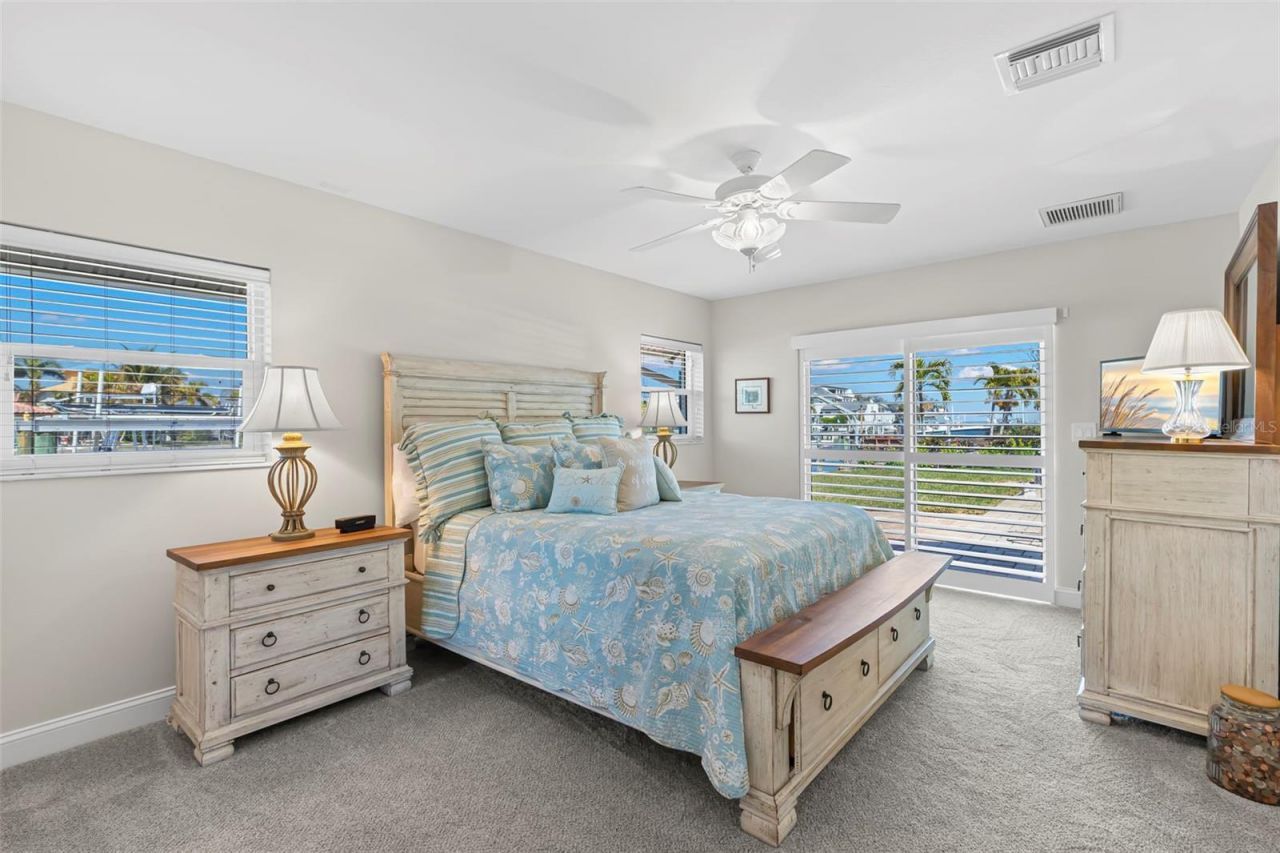 2035 Hawaii Avenue Ne, Saint Petersburg, FL 33703 Photo