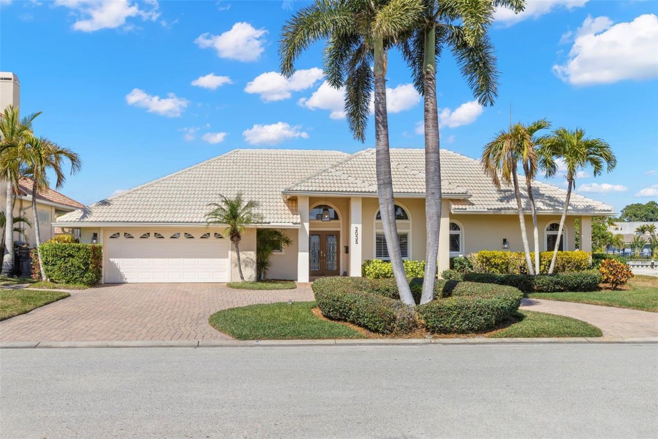 2035 Hawaii Avenue Ne, Saint Petersburg, FL 33703 Photo