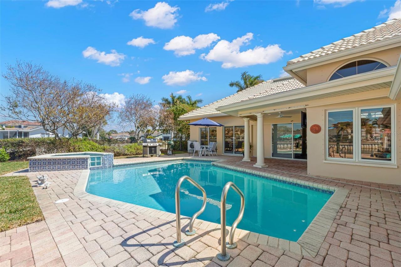 2035 Hawaii Avenue Ne, Saint Petersburg, FL 33703 Photo