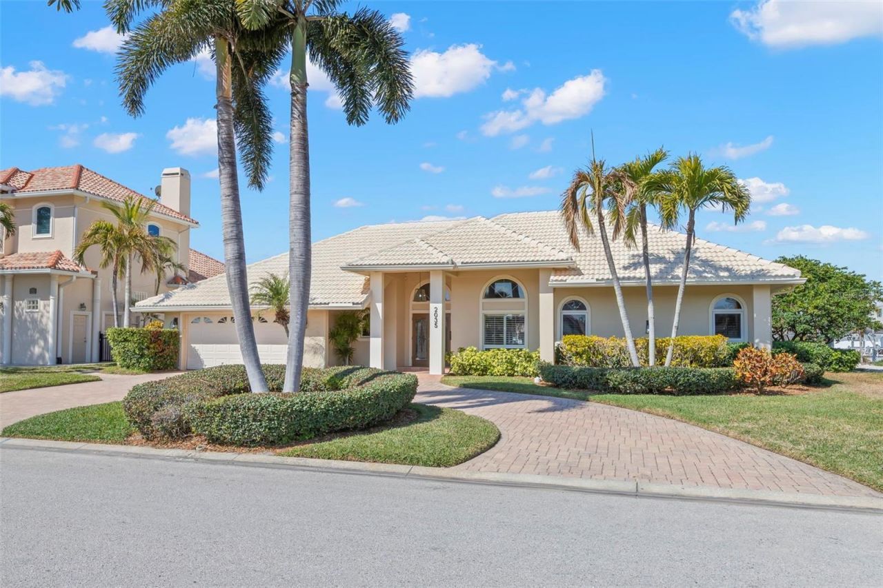 2035 Hawaii Avenue Ne, Saint Petersburg, FL 33703 Photo