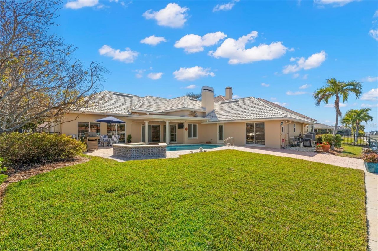 2035 Hawaii Avenue Ne, Saint Petersburg, FL 33703 Photo