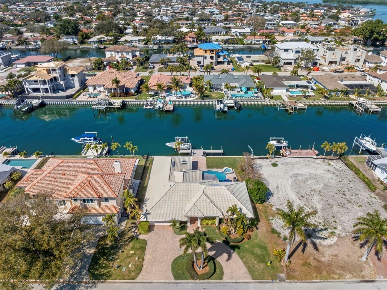 2035 Hawaii Avenue Ne, Saint Petersburg, FL 33703 Photo