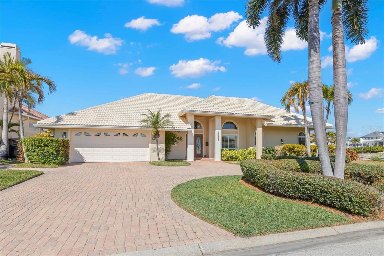 2035 Hawaii Avenue Ne, Saint Petersburg, FL 33703 Photo