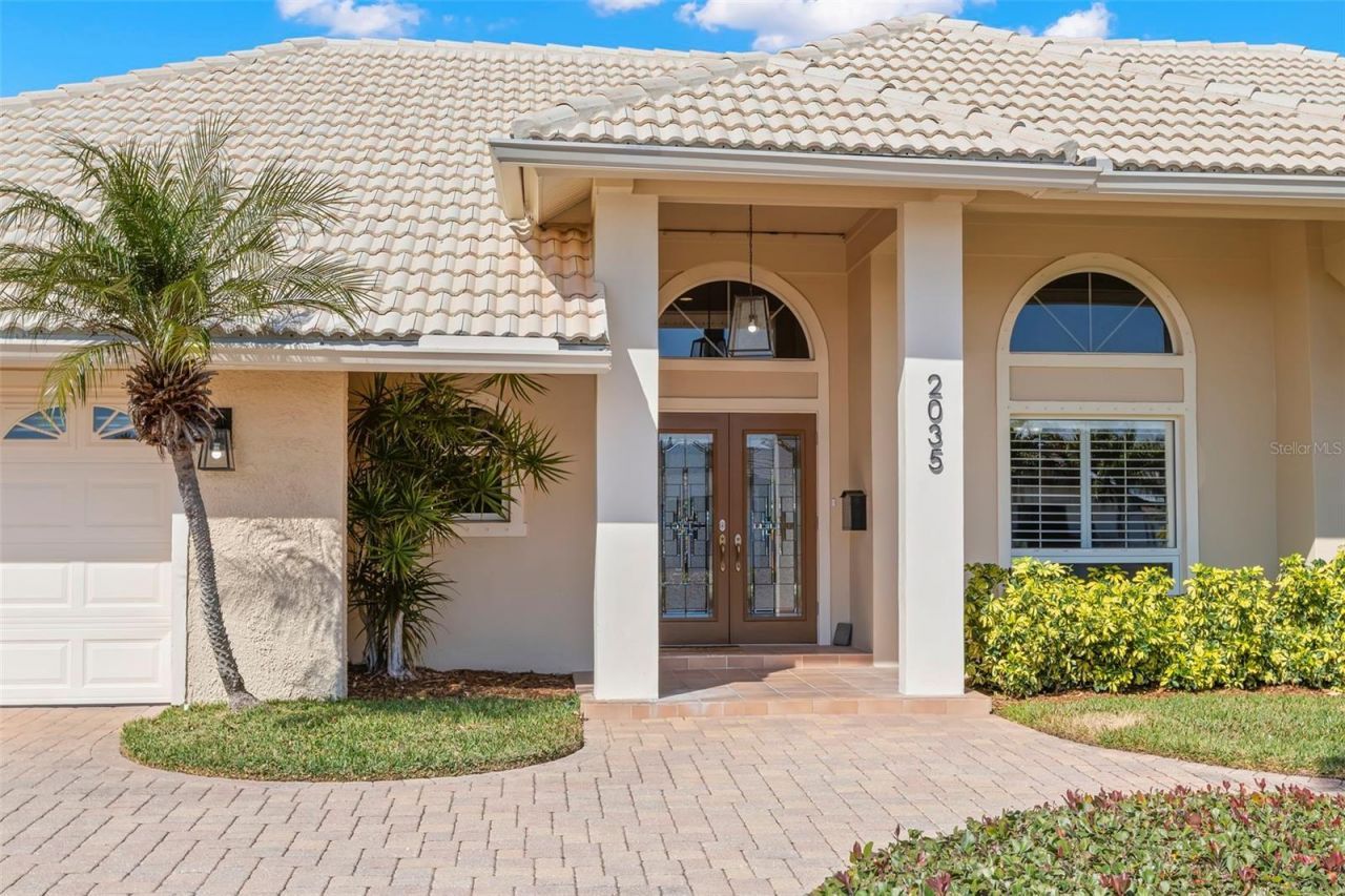 2035 Hawaii Avenue Ne, Saint Petersburg, FL 33703 Photo