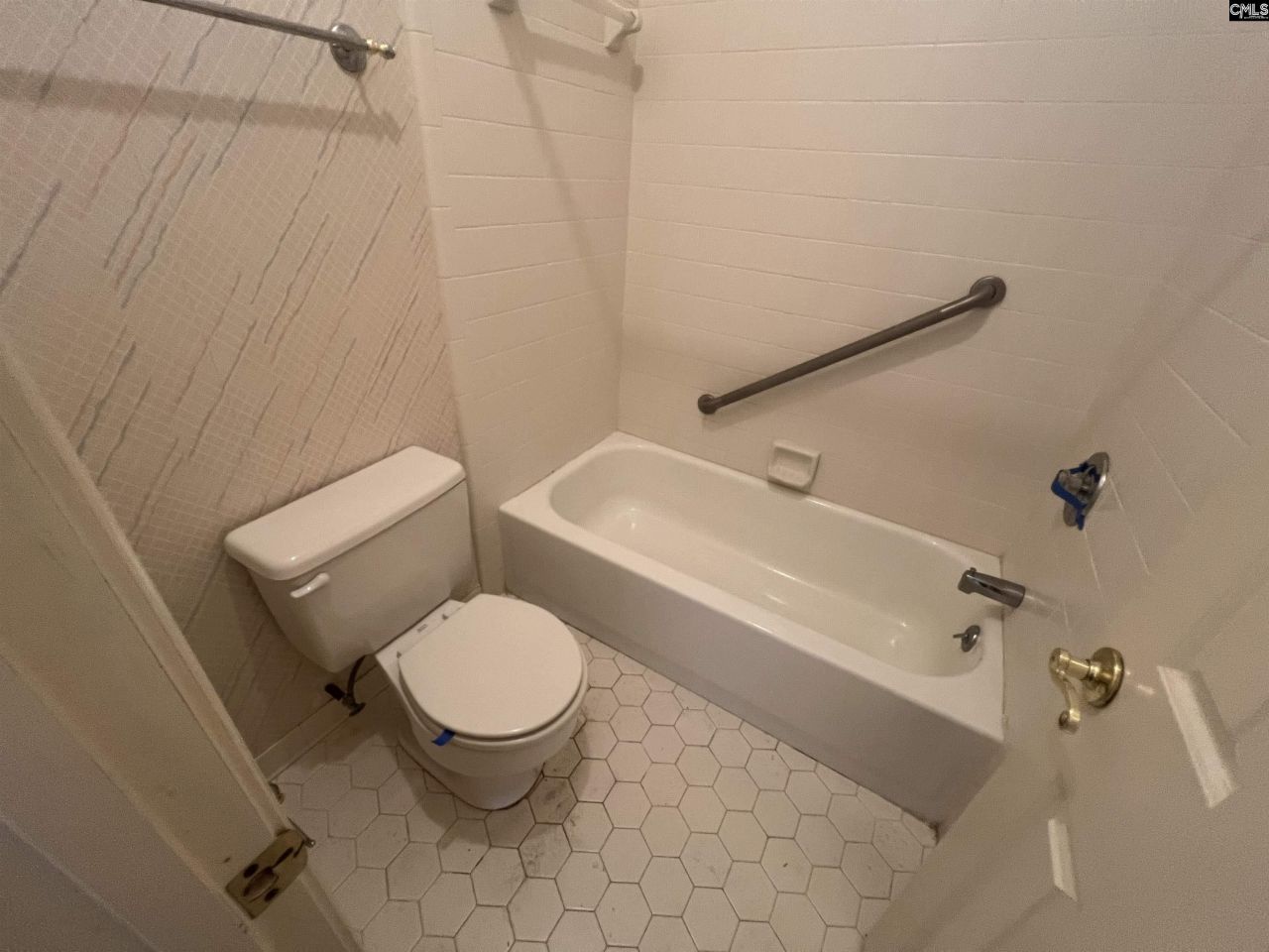 25 Southbury Lane Photo 23