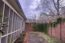 25 Southbury Lane photo 4