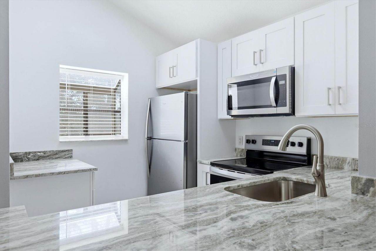 5651 Gardens Drive, Unit 5651, Sarasota, FL 34243 Photo