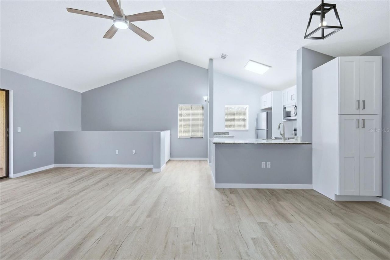 5651 Gardens Drive, Unit 5651, Sarasota, FL 34243 Photo