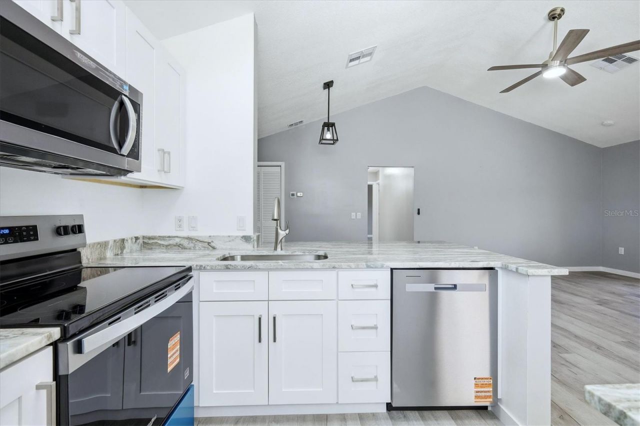 5651 Gardens Drive, Unit 5651, Sarasota, FL 34243 Photo